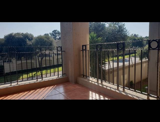 2 BEDROOM APARTMENT TO LET IN LONEHILL